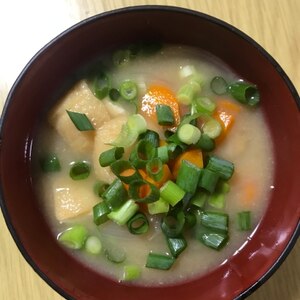 みりんでうまみup！玉ねぎとにんじんのお味噌汁